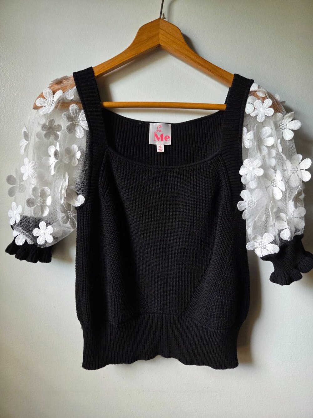 LIKE NEW NEVER WORN SO ME BLACK COTTON FLORAL SHEER SLEEVES SQUARE NECK TOP S